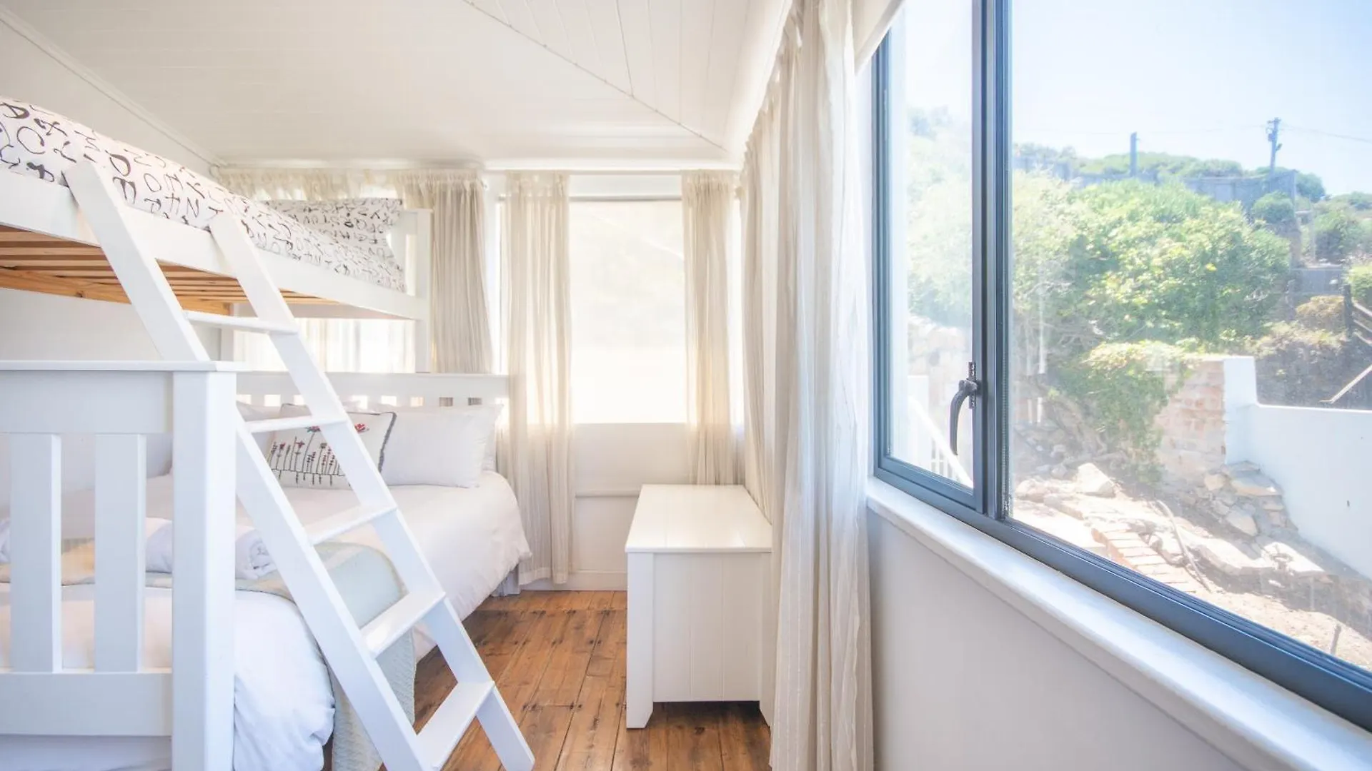Ferienhaus Baytree Beach House By Open Home Kalk Bay Südafrika